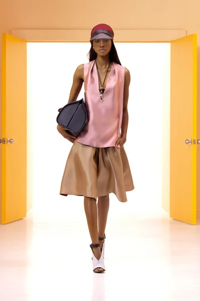 Look 14